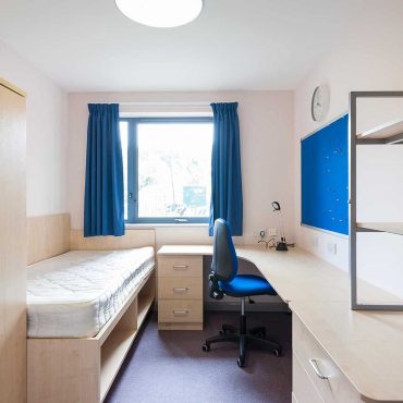 17-Accommodation-Stockbridge-Bedroom-1920-x-1080-